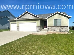 Building Photo - 1503 NW Abbie Dr