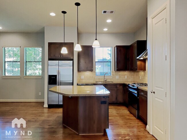 Building Photo - 5213 Eigel St