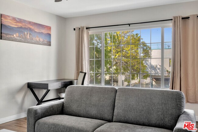 Foto del edificio - 932 Wilcox Ave