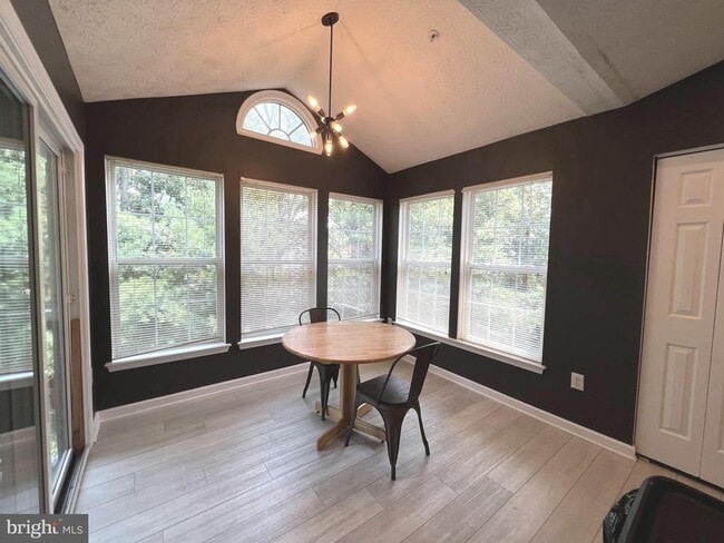 Foto del edificio - 2400 Autumn Harvest Ct