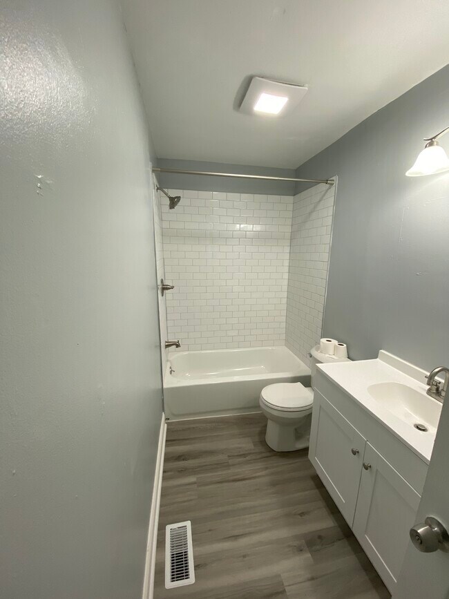 Building Photo - 12 Beau Rivage Dr