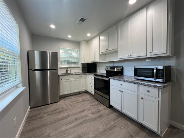 Foto del edificio - 304 N Oak St