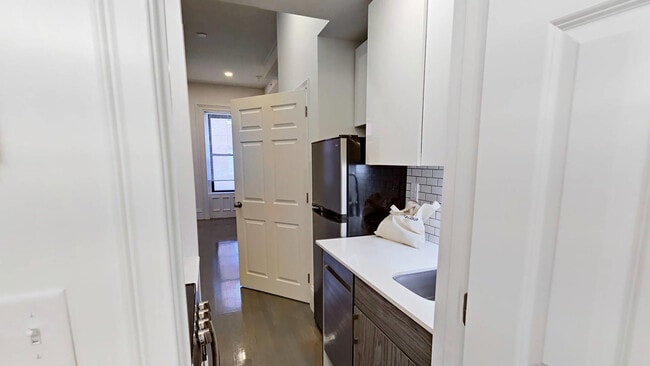 Building Photo - 275 Newbury St