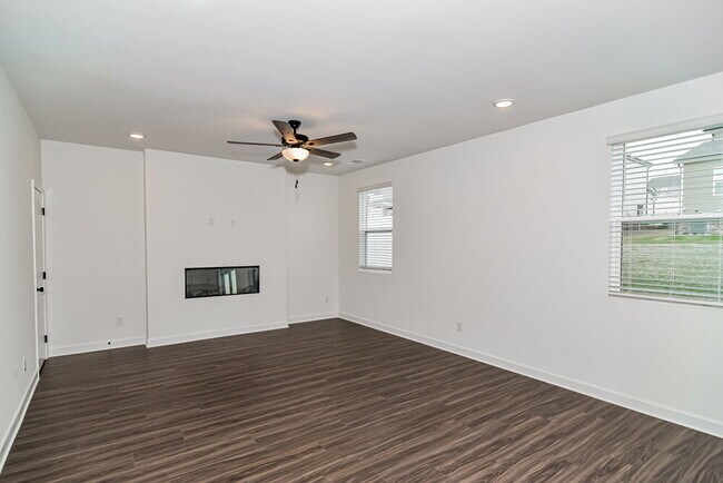 Foto del edificio - 249 W Millbrook Dr