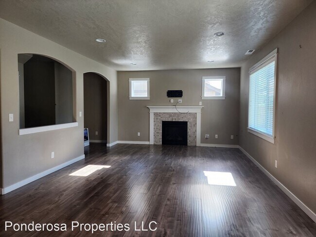 Building Photo - 4 br, 2.5 bath House - 1185 W Hill Ave