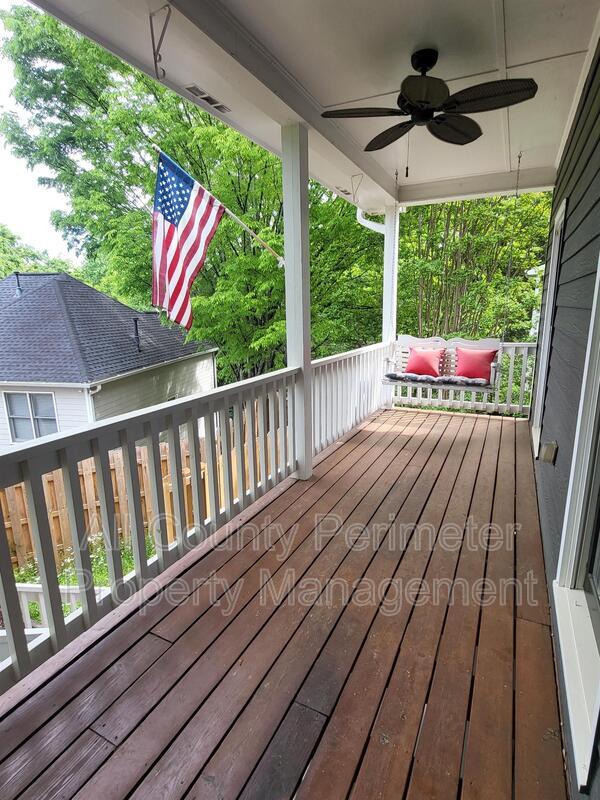 Foto del edificio - 1155 Davis Pl NW