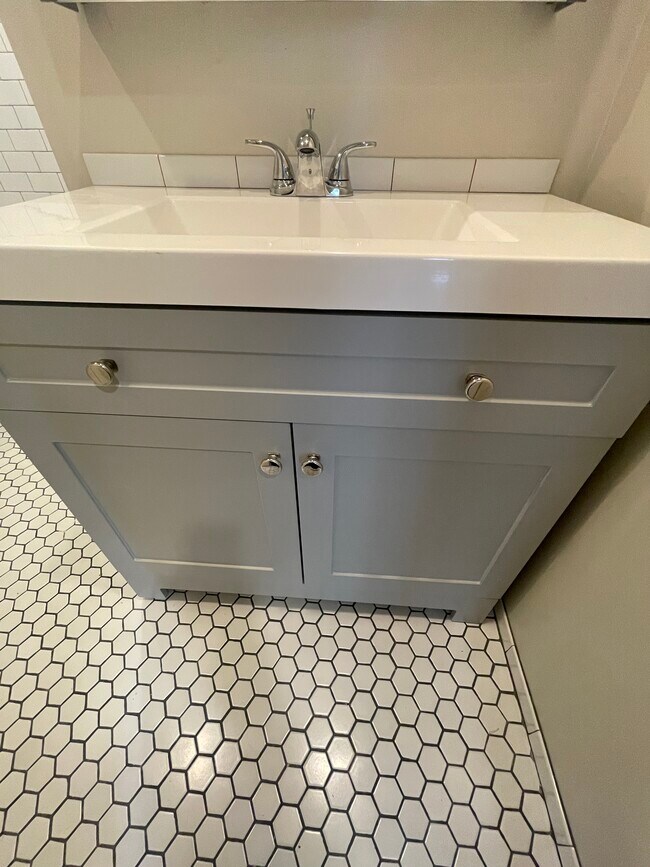 Foto del edificio - 3559 S Winchester Ave