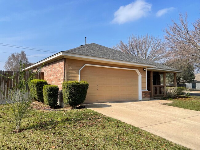 Building Photo - 320 Patton Ln