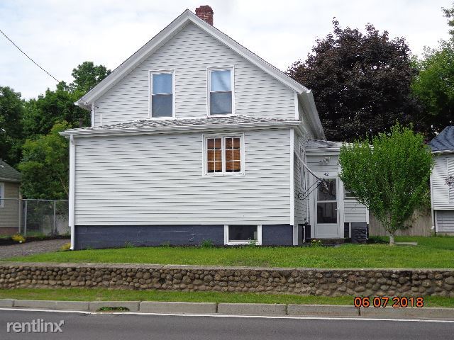 Building Photo - 3 br, 1 bath House - 42 Providence St