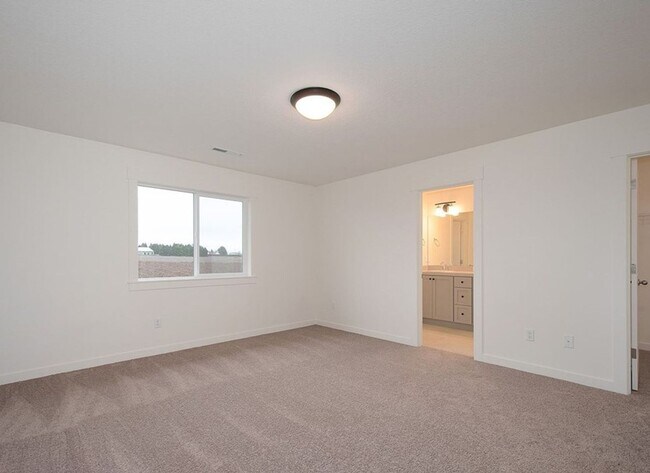 Building Photo - Brand new 3 bedroom single family home in a fantastic location!