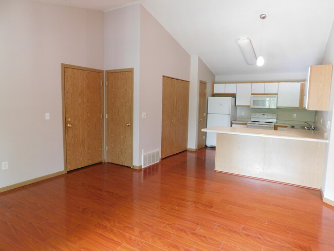 Kitchen / entry door - 2870 Coral Ct