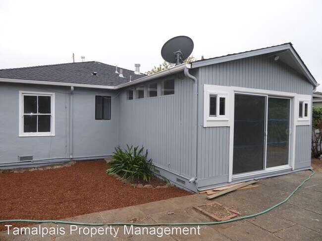 Foto del edificio - 3 br, 1 bath House - 117 Ryan Avenue