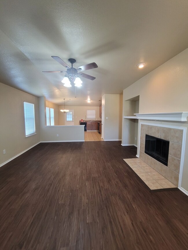 Building Photo - Stunning 3/2/2 in Forney Ready for move in