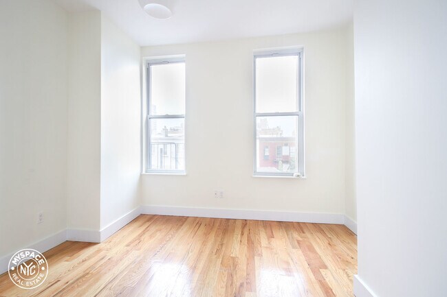 Building Photo - 143 N 8th St