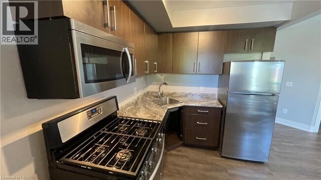 Building Photo - 4 OTTAWA Street N Unit# 14
