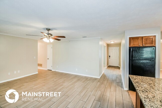 Building Photo - 1113 Grove Park Dr S