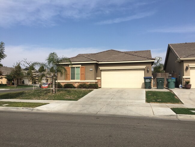 Foto del edificio - NW Visalia home coming soon!