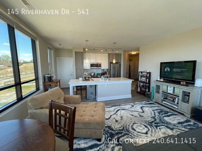 Foto del edificio - 145 Riverhaven Dr