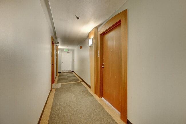 Foto del edificio - 601 West 11th Ave