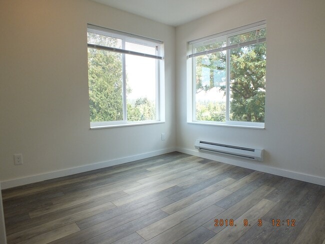 Building Photo - 12544 15th Ave NE