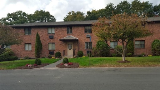 Primary Photo - 19 Hart Cir