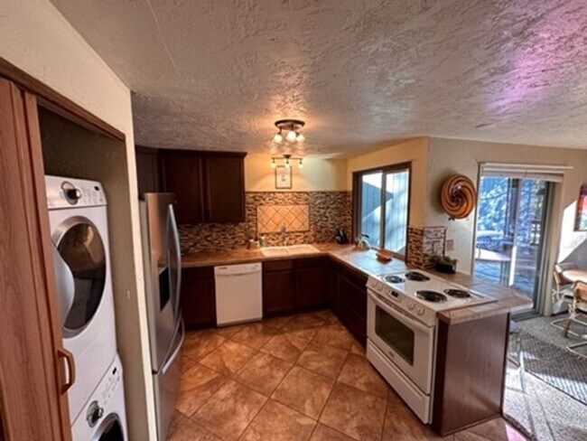 Building Photo - *FURNISHED* 16685 Wagon Trail in River Mea...