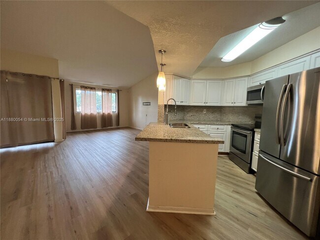 Foto del edificio - 8156 NW 15th Manor
