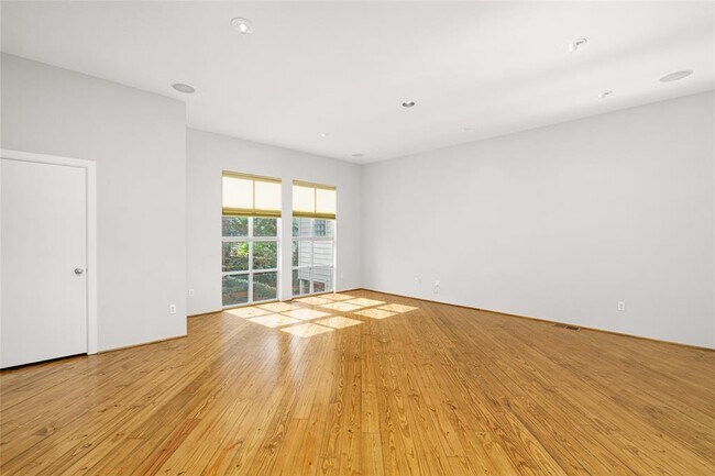 Foto del edificio - 5505 Blossom St