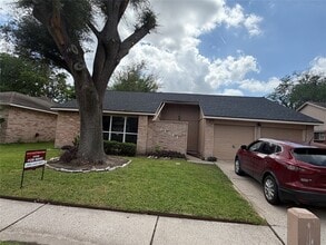 Building Photo - 11811 Spruce Mountain Dr