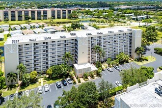 Building Photo - 7290 Kinghurst Dr