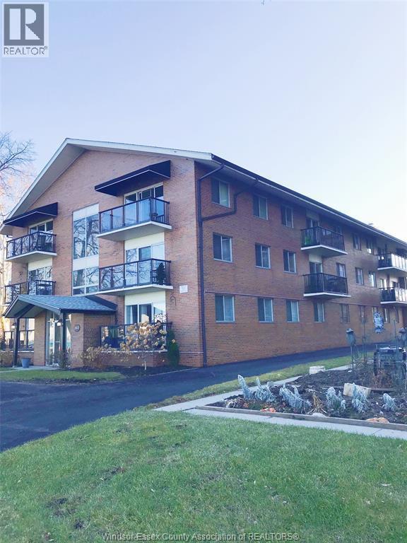 Photo du bâtiment - 1805 Riverside Dr W