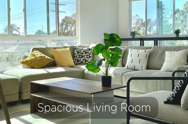 shared living room - 1476 W 35th St