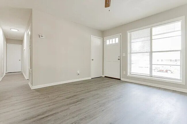 Building Photo - 5430 Maltese Dr