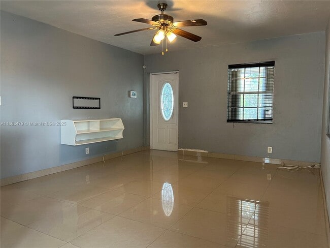 Foto del edificio - 2551 Wiley St