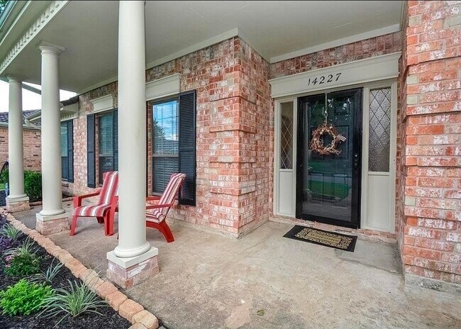 Foto del edificio - 14227 Sandfield Dr