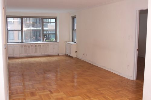 Building Photo - 420 E 55th St