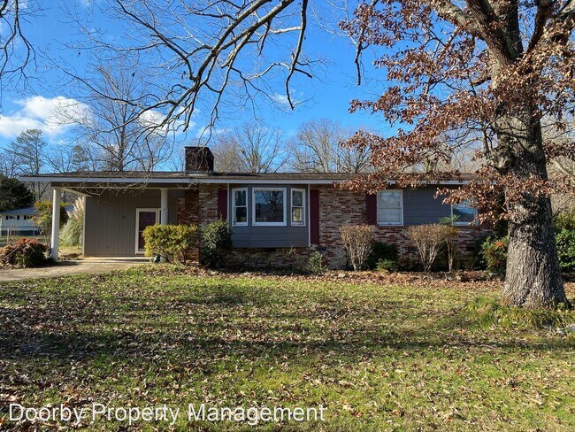 Building Photo - 4 br, 3 bath House - 641 N Poplar St