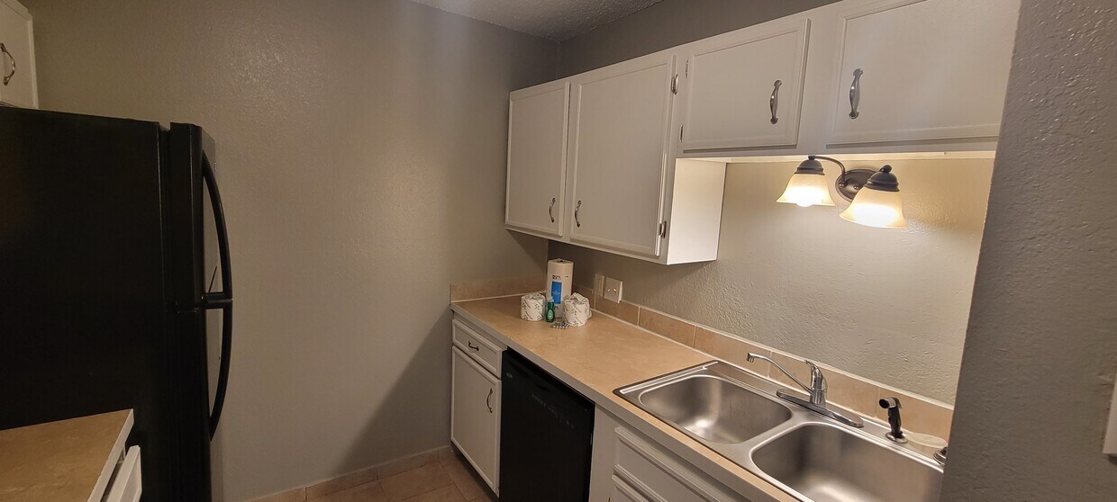 Cimarron Apartments 734 N Ridge Rd Wichita, KS