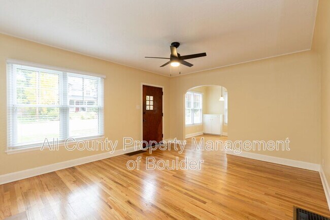Foto del edificio - 3134 10th St