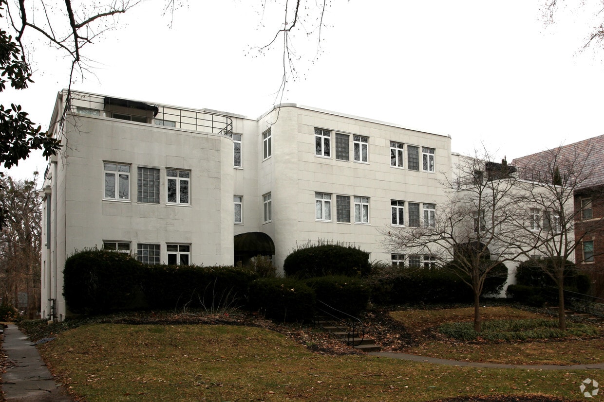 2039 Douglass Blvd, Louisville, KY 40205 Apartments in Louisville, KY