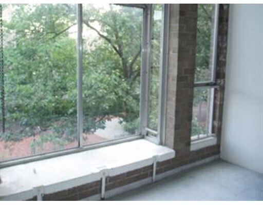 Foto del edificio - 99 Pond Ave