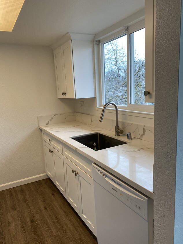 Kitchen - 8953 Rancho Grande Ct