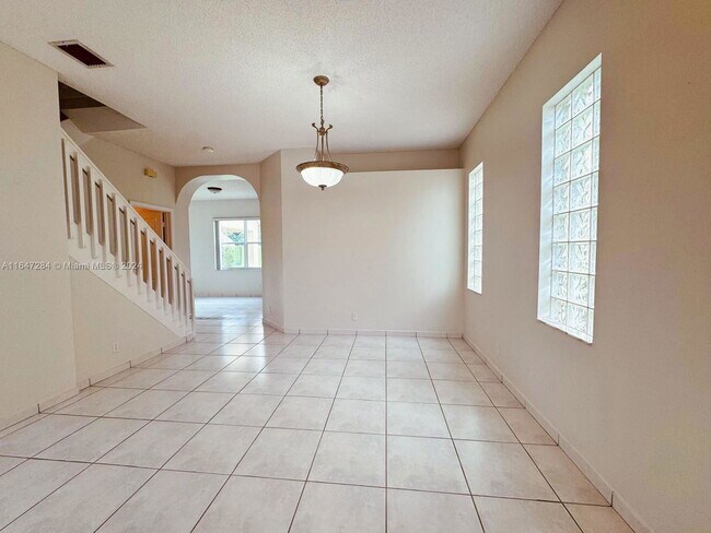 Foto del edificio - 16501 SW 1st St