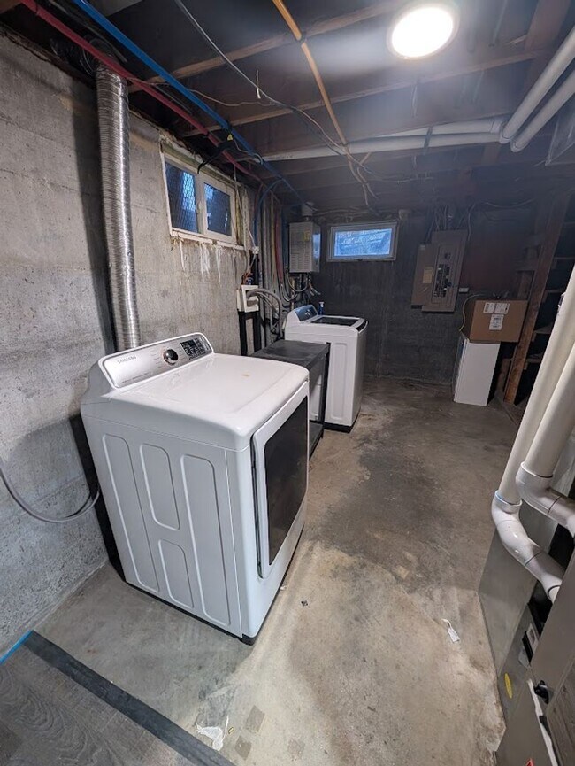 Foto del edificio - Fantastic 3 Bedroom Clarkston House with F...