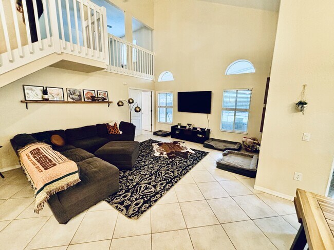 Building Photo - 4016 Watercove Dr