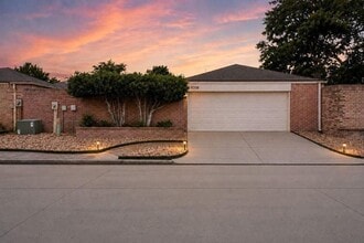 Building Photo - 8319 Wind Veil Dr