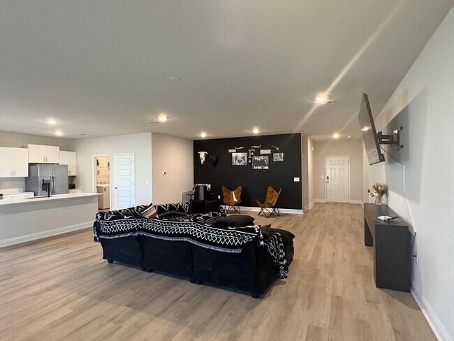 Foto del edificio - 5614 Becky Thatcher Ct
