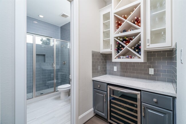 Building Photo - 1303 Edwinstowe Trl