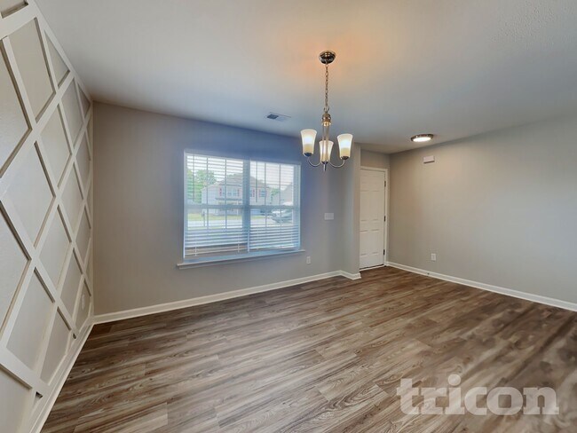 Building Photo - 317 Persian Ct