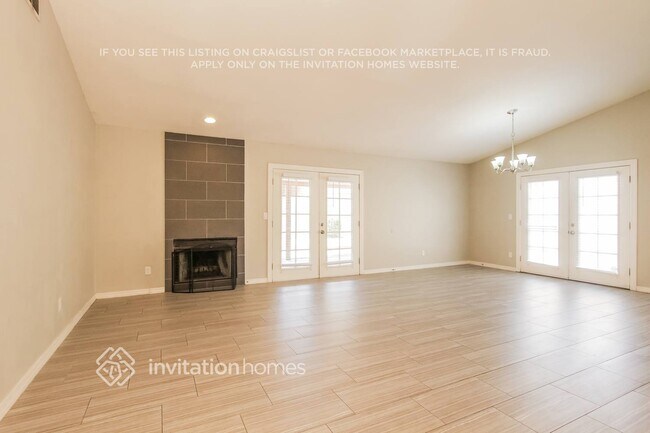 Foto del edificio - 15642 N 63rd St